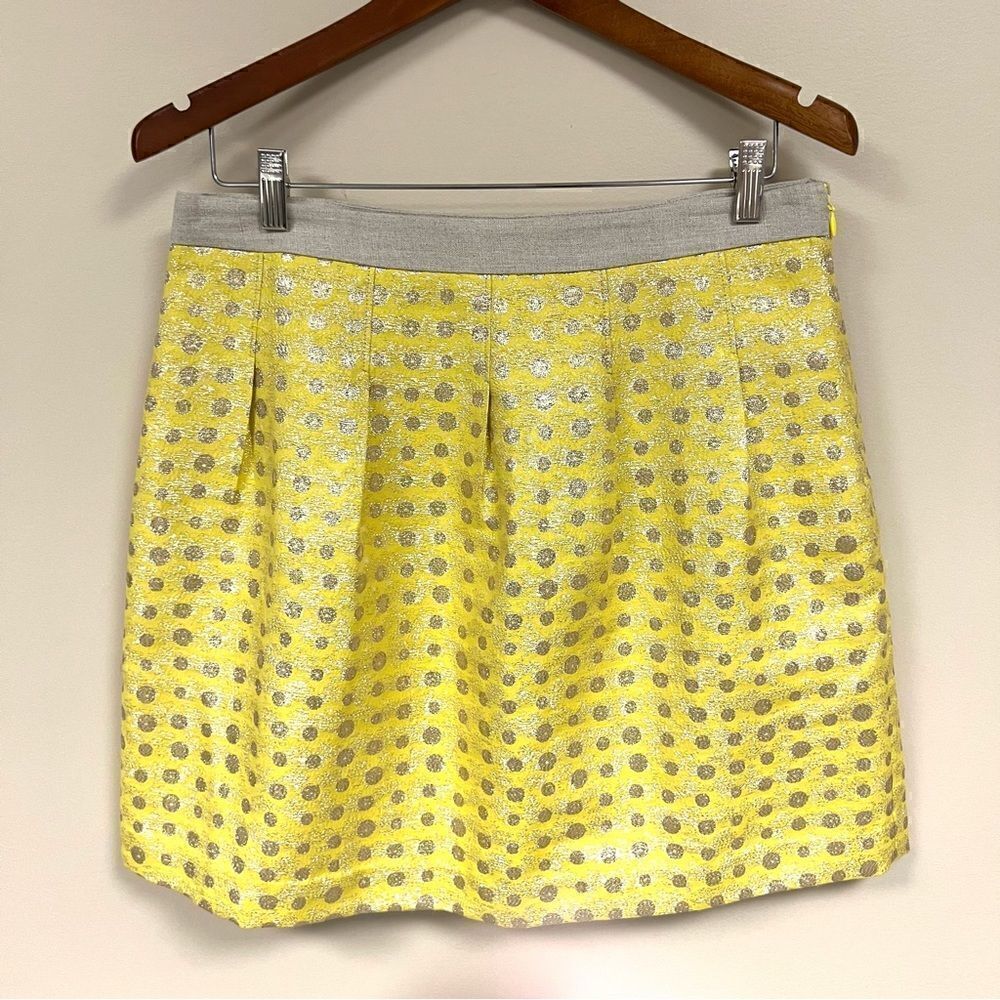 Loft yellow shimmer polka dot pleated skirt. Size 8